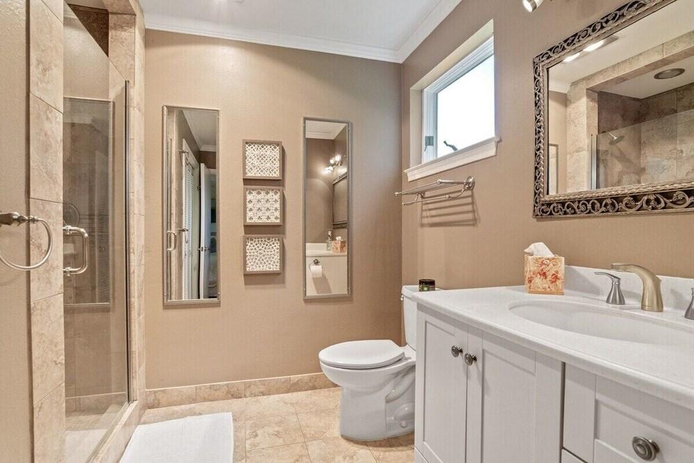 Updated 1-bedroom House in Baton Rouge