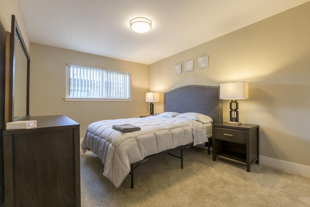 Bright Unit Near Silicon Valley - Washer & Dryer