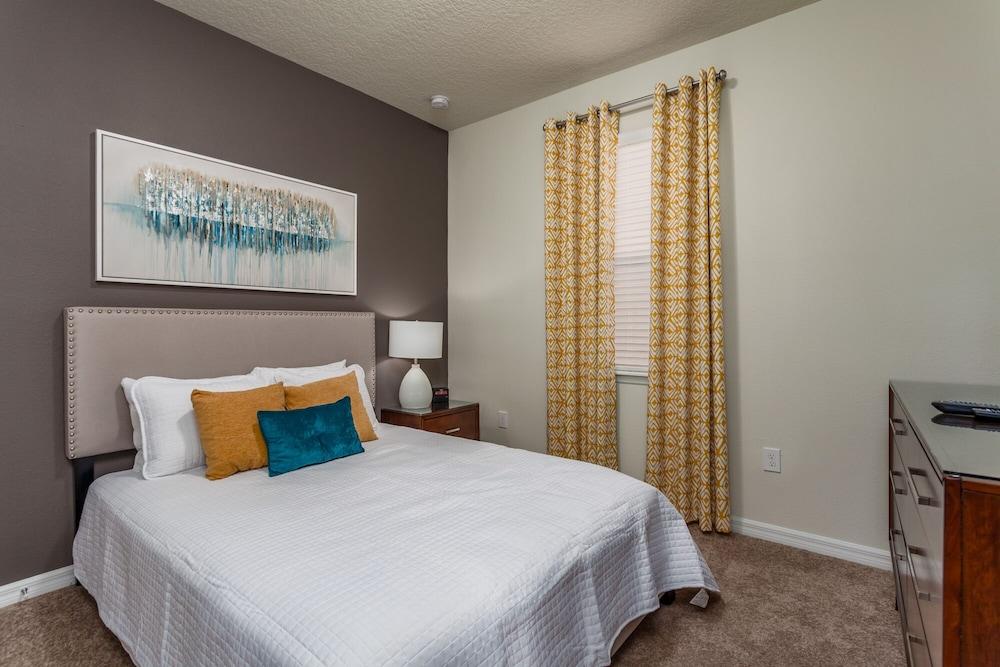 Windsor At Westside-ru970