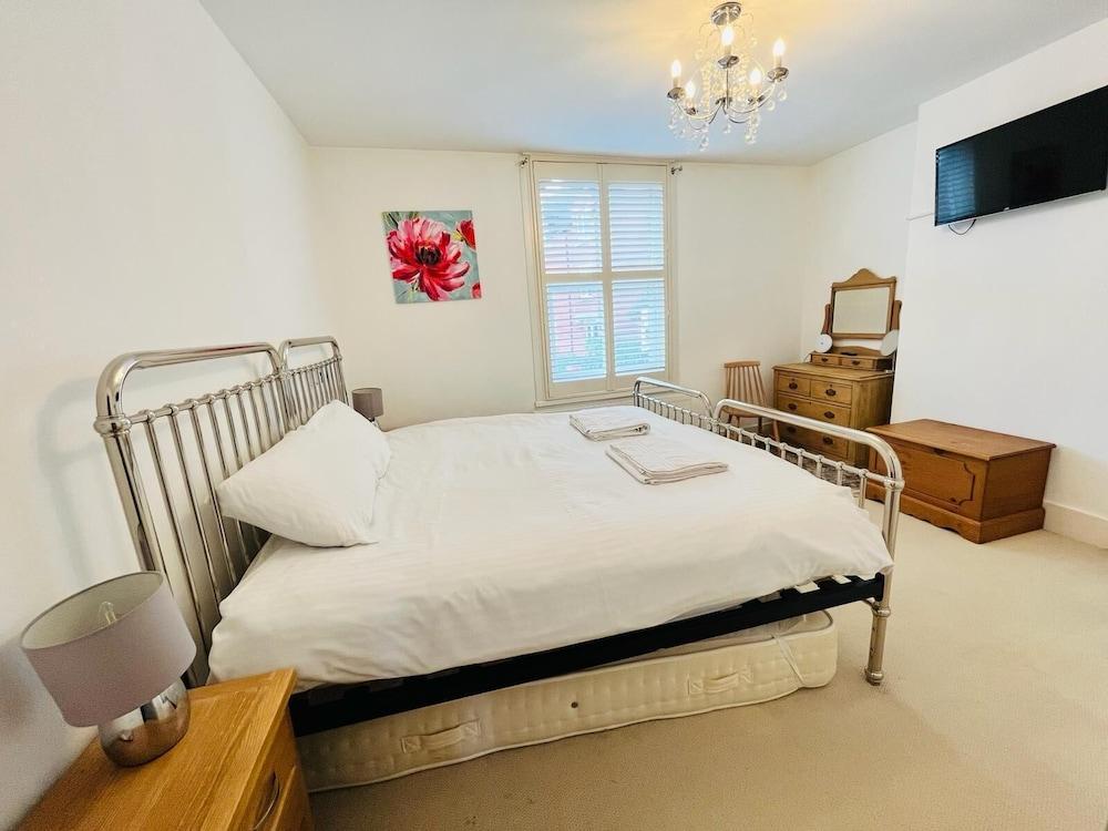 Lunas Cottage - Grove Road Cottages