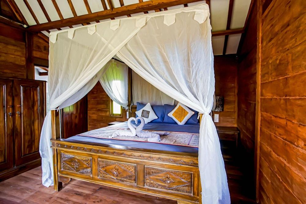 Cening Bagus Bungalows