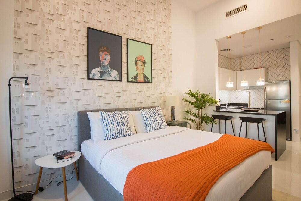 One Perfect Stay -  Plazzo