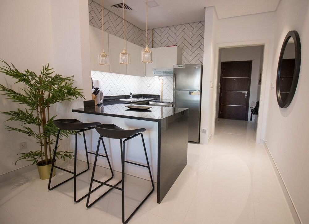 One Perfect Stay -  Plazzo