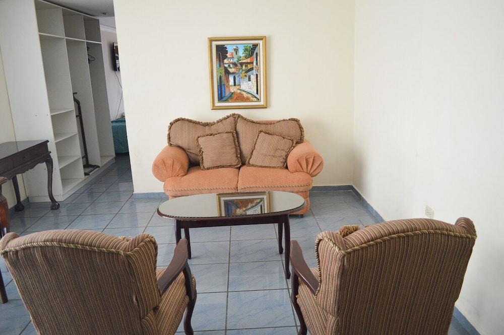 Hotel Suites La Aurora