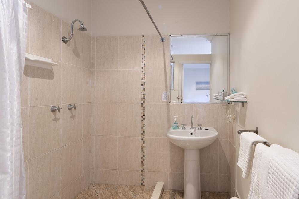 Beach House Bed & Breakfast