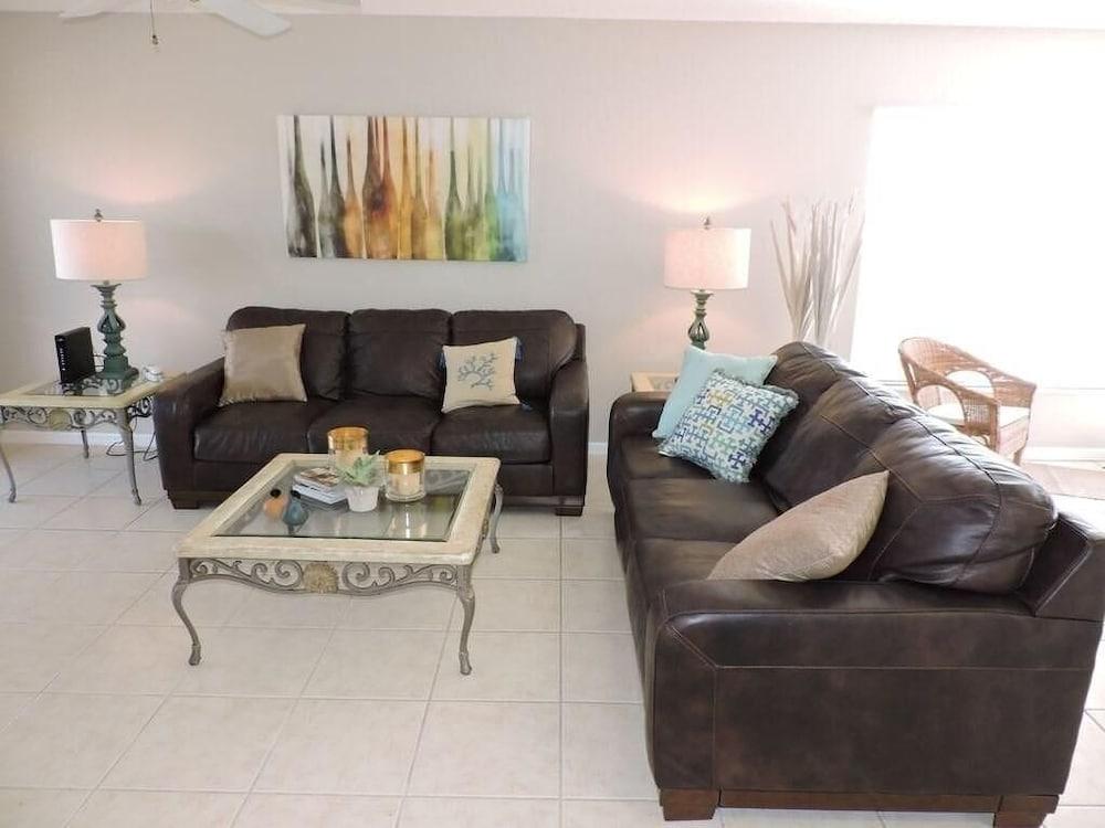 Ref 01 Stunning 4 Bed Villa With own Pool Spa Lake View