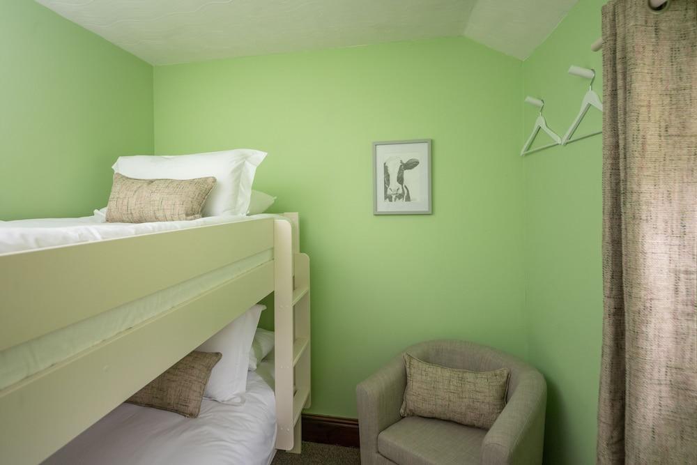 Rising Sun Pub, Restaurant and Room