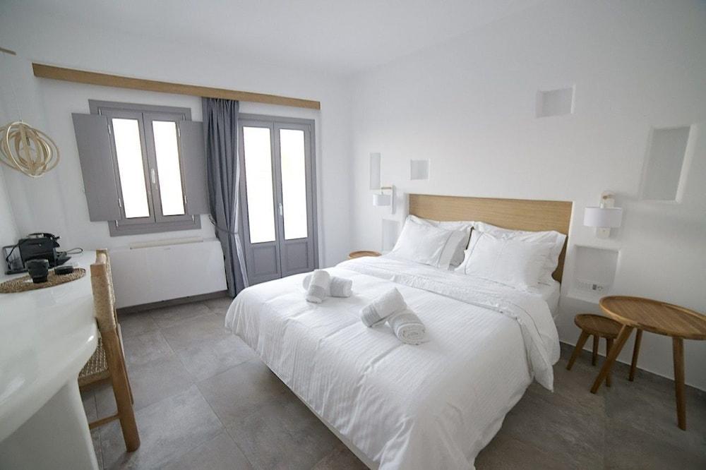 Eternity Suites Santorini