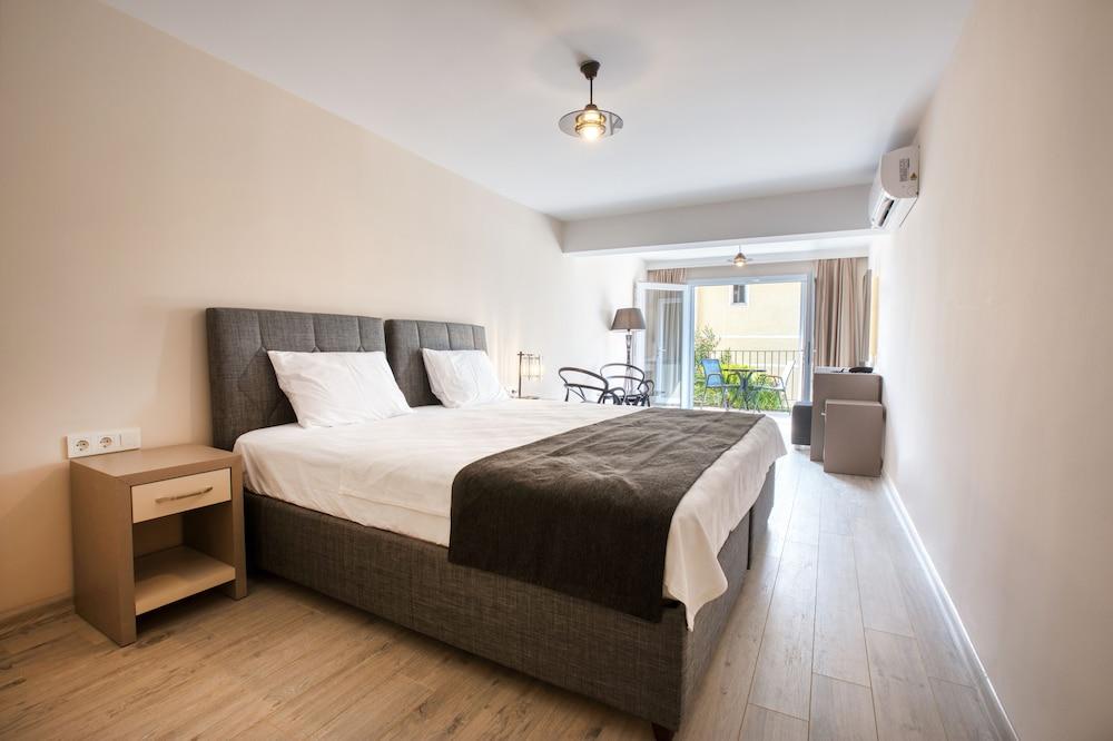 Farrys Boutique Hotel & Beach Club