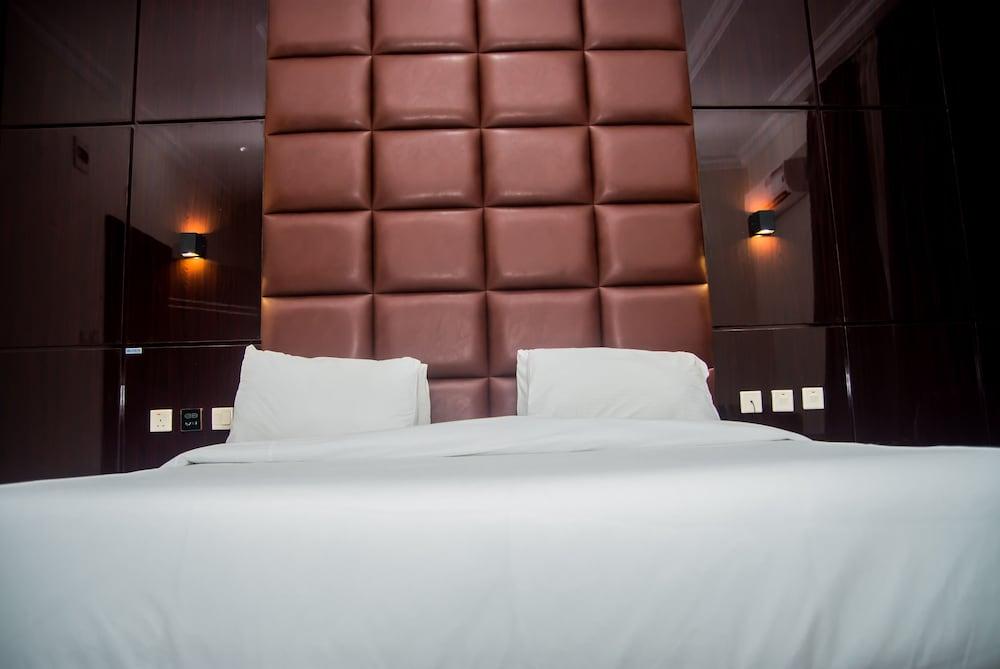 Blossom Height Unique Hotel