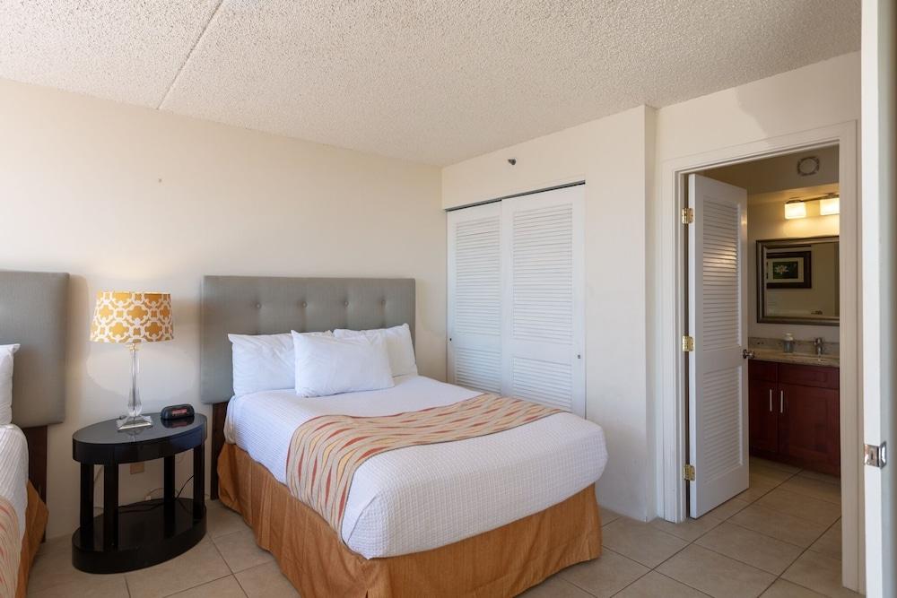 Fully Equipped 23rd Floor Condo at the Waikiki Banyan by Koko Resort Vacation Rentals