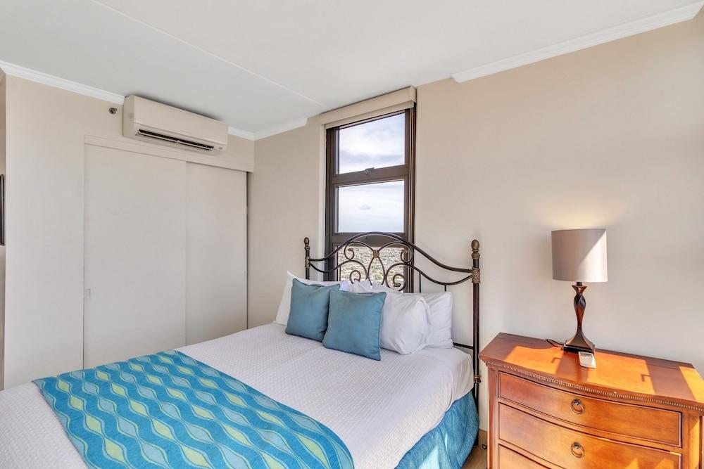 37th Floor Condo with Sweeping Ocean Views & Free parking! by Koko Resort Vacation Rentals