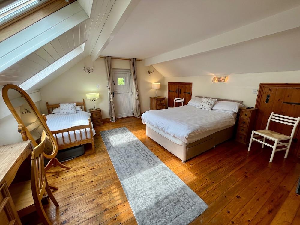 Quaint 4 Bed Barn Conversion Barnhouse Starshinezz