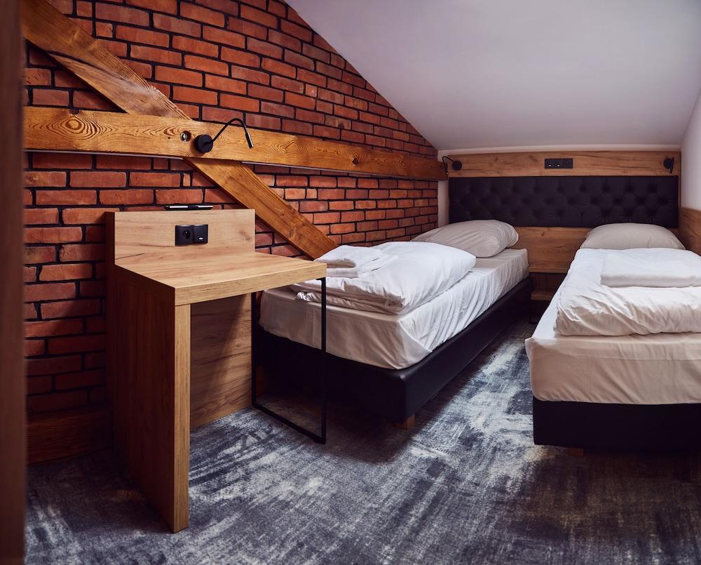 Lord Jack Apartments