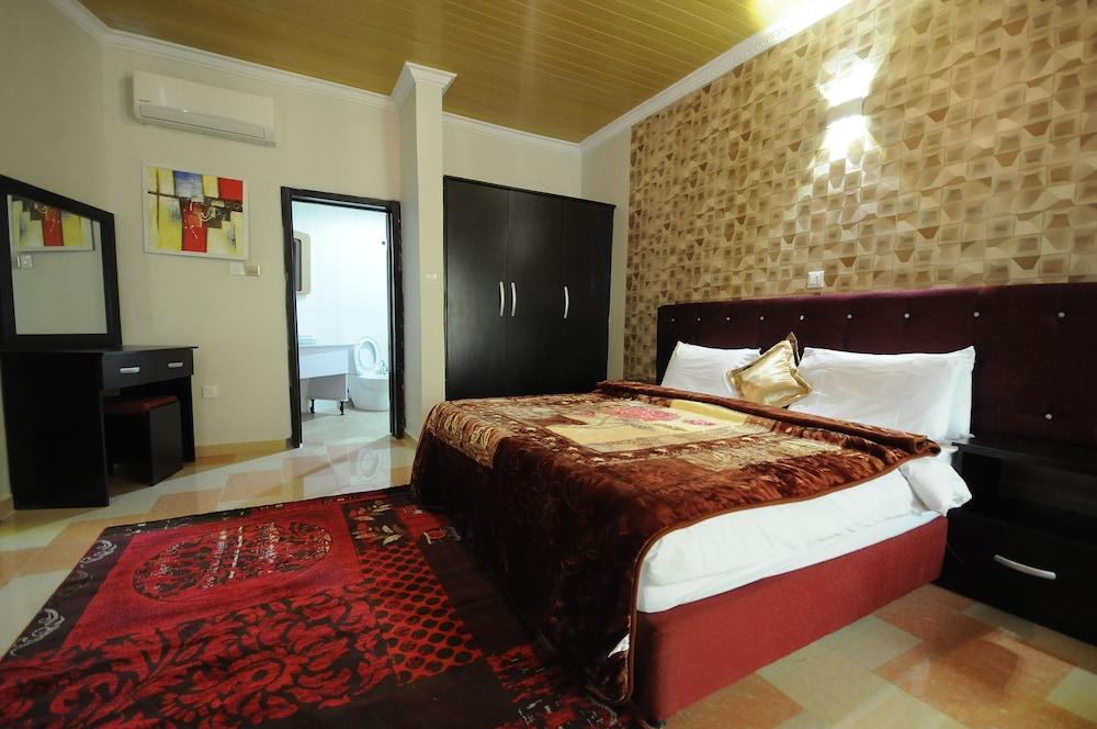 Honeyland Beach Resort