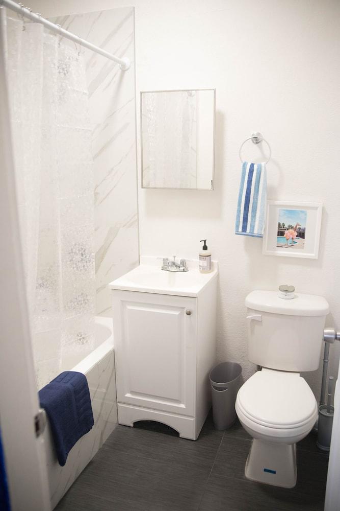 Amazing Studio in Beverly Boulevard! Sleeps 3!