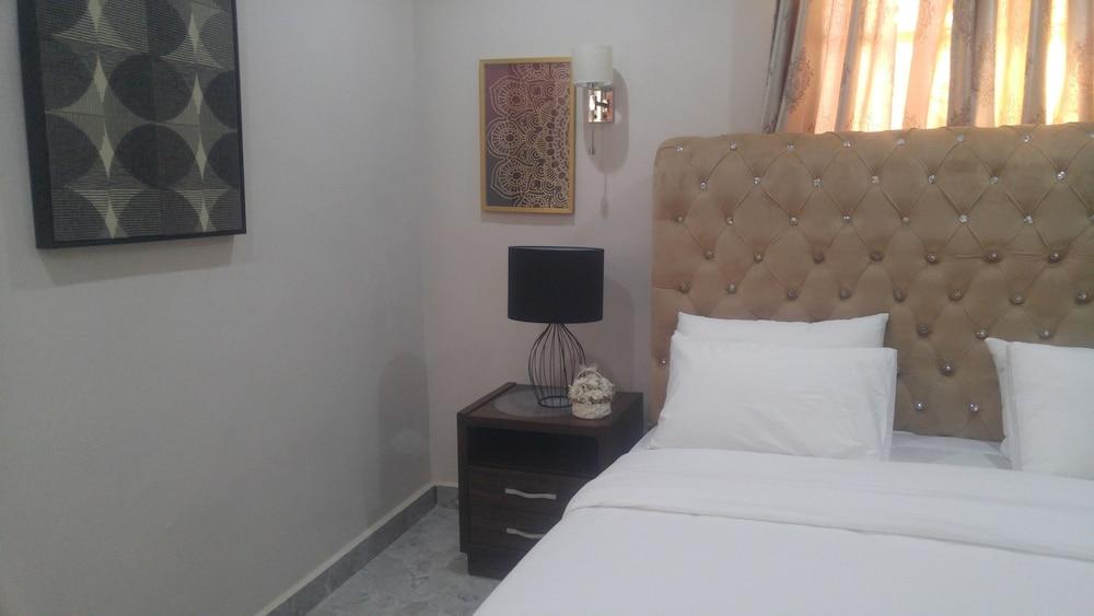 Marshall Hotel Apartments