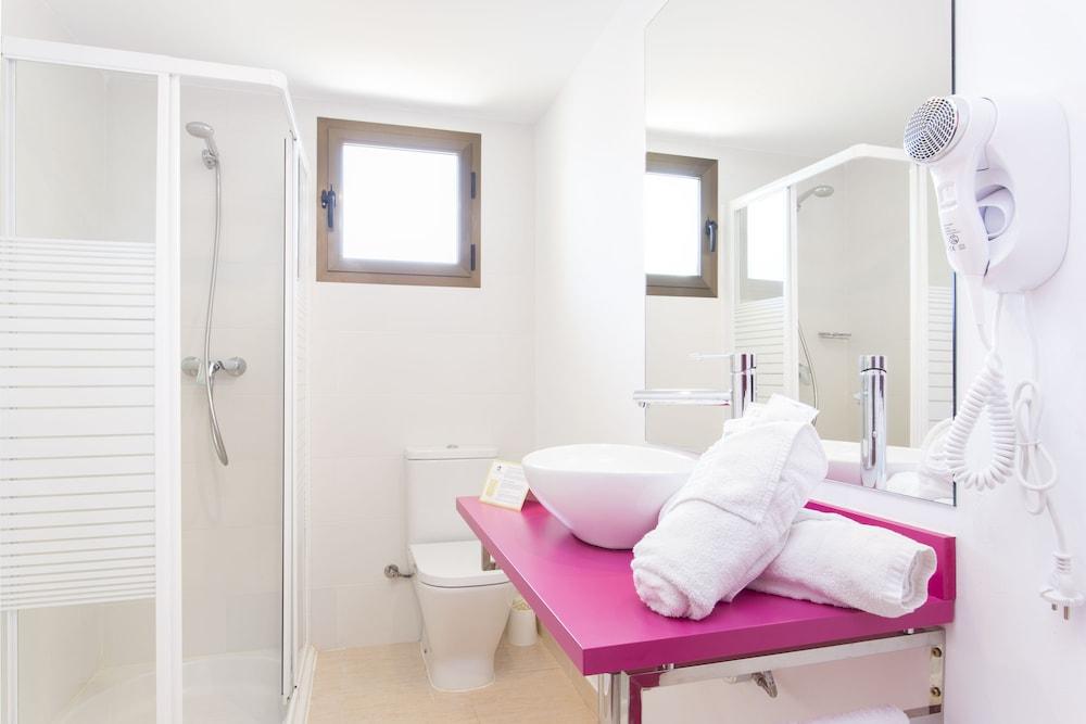 Aparthotel Cala Guya