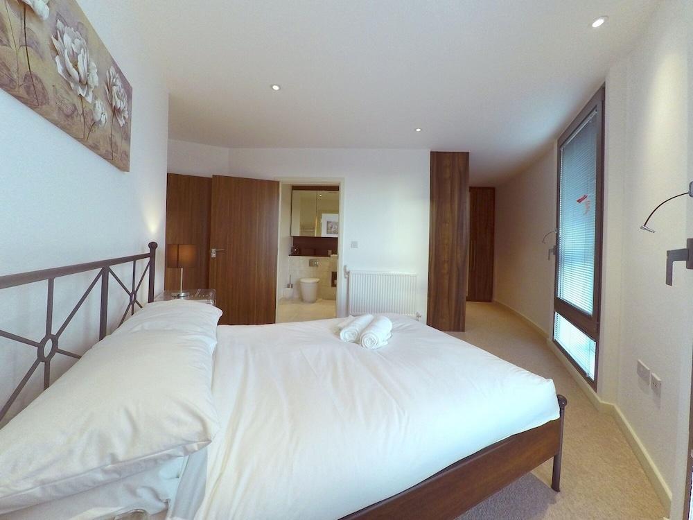 West Side Apartments Brentford