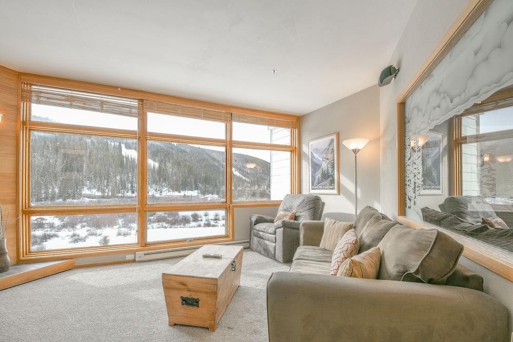 River Bank Lodge 2918