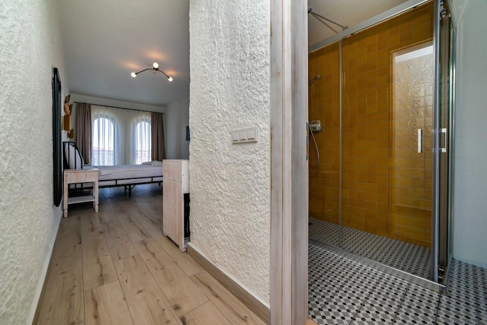 Cemal Alaçatı Hotel