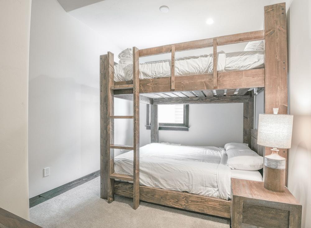 Alders 46 Outpost Dr