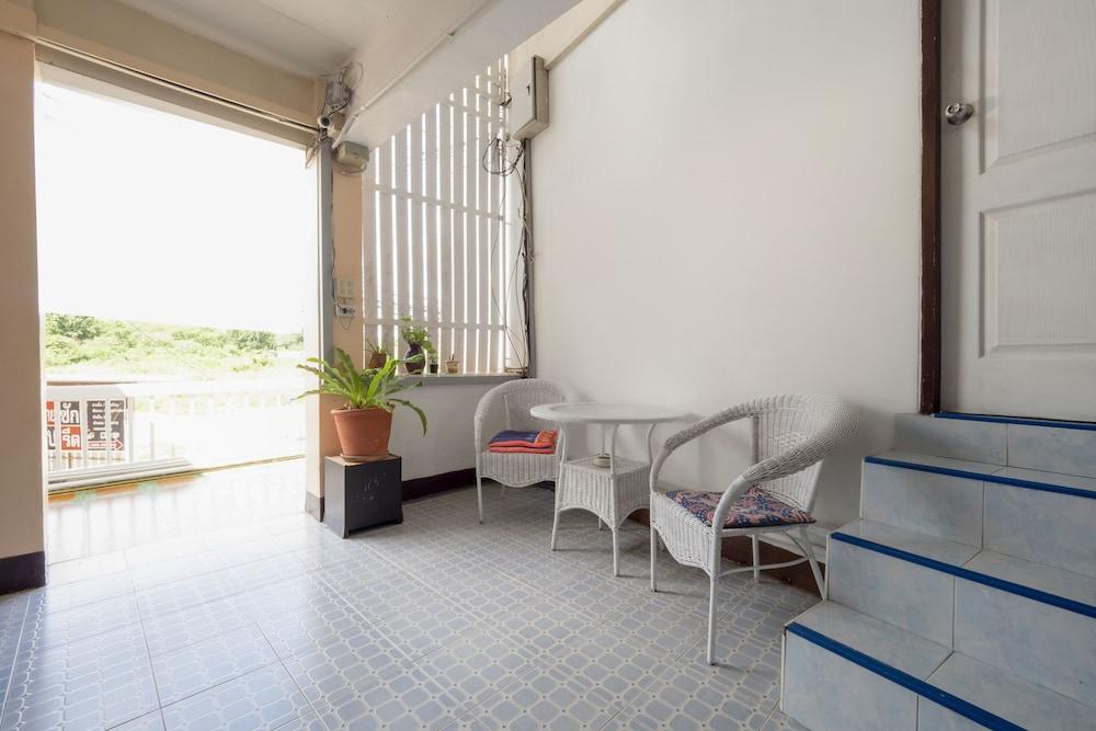 OYO 1165 UMA Apartment