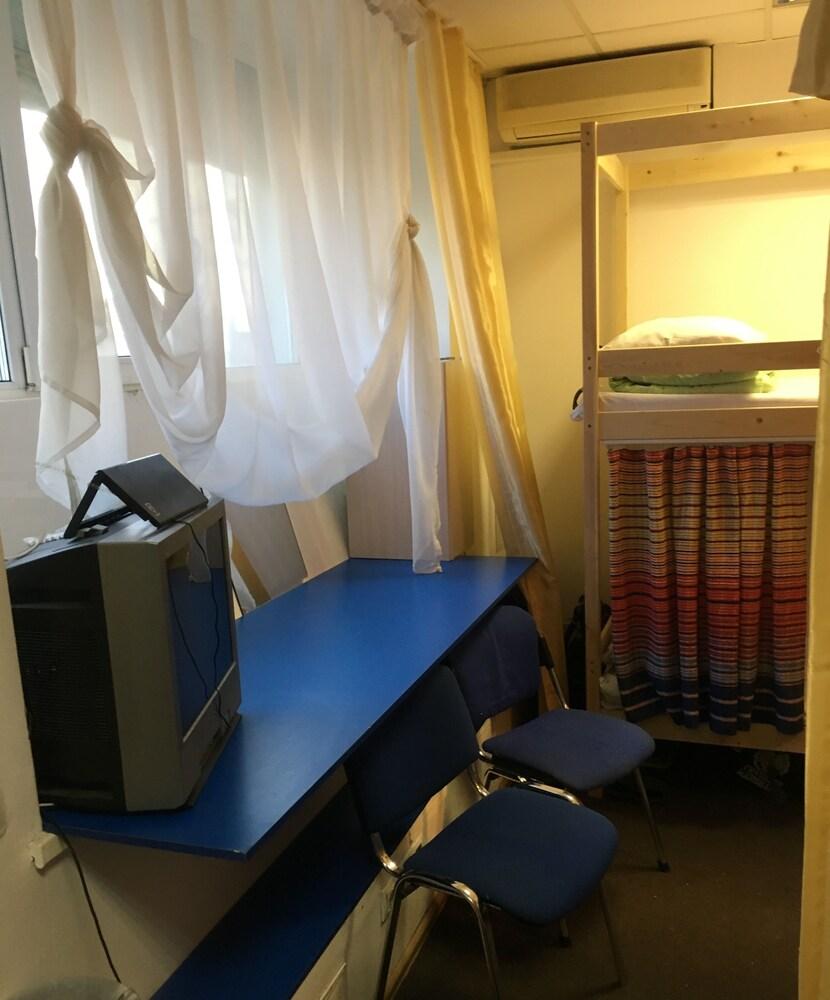 Gnezdo Novoslobodskaya Hostel