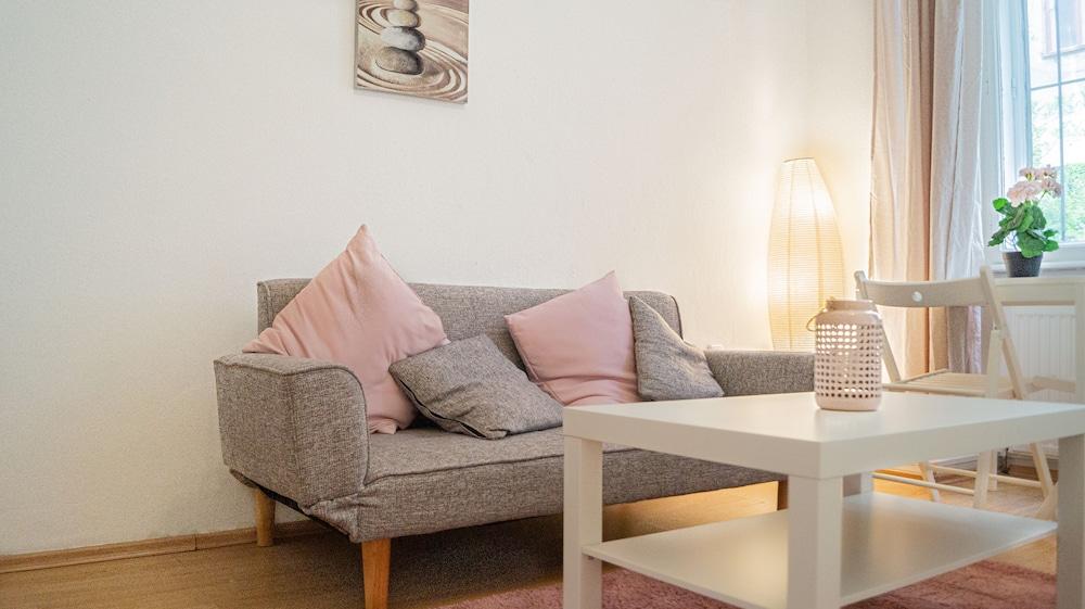 Stylish Apartment Near Downtown