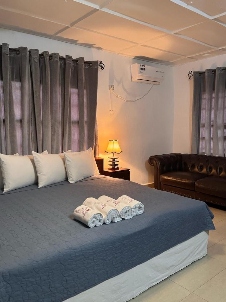 Paloma Guest House & Restaurant