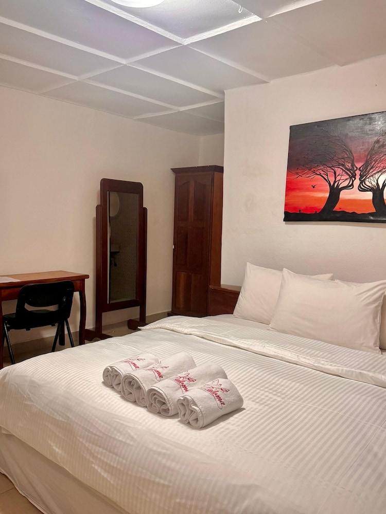 Paloma Guest House & Restaurant