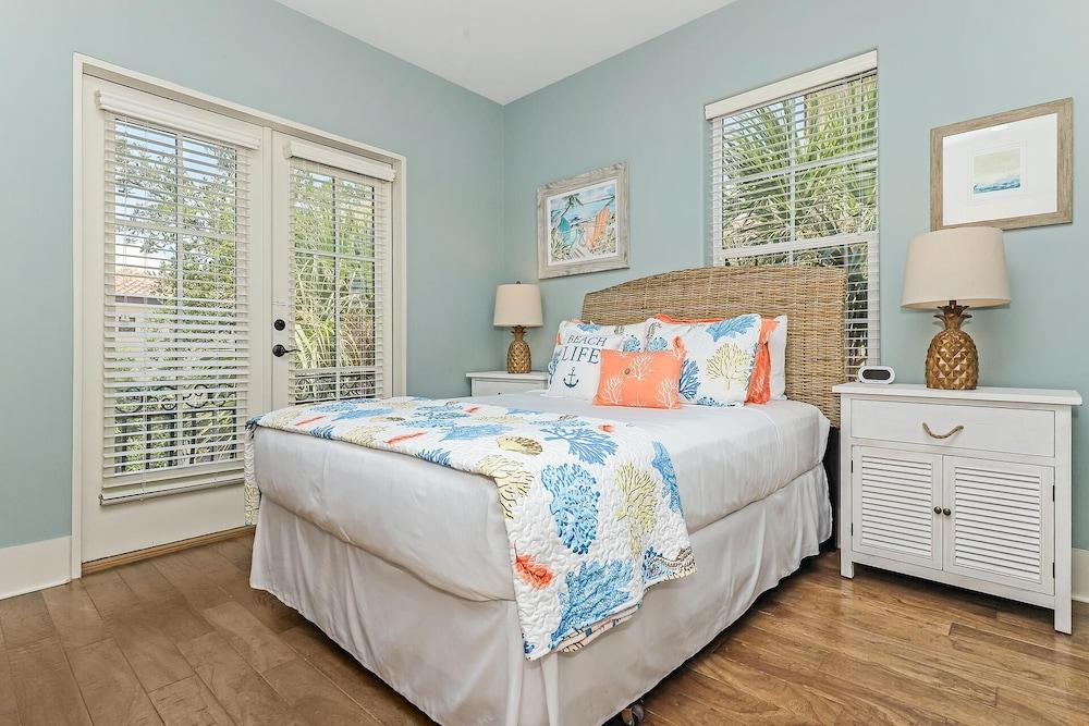 Villa Lago 1948 IIG 4BR BA