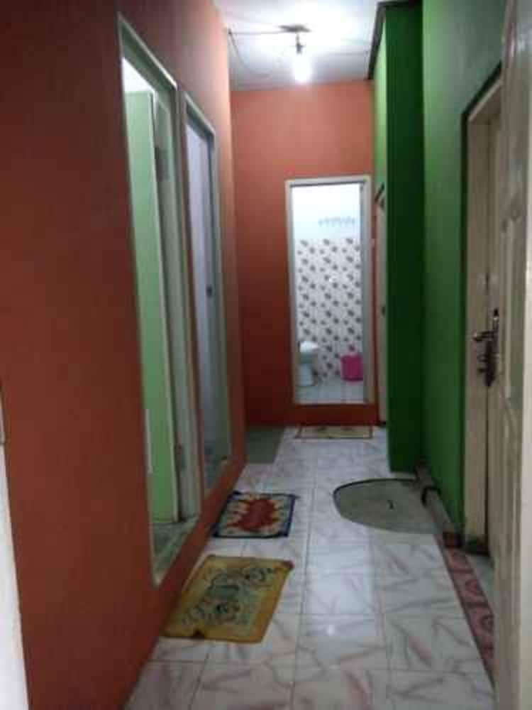 Anggun Homestay - Hostel