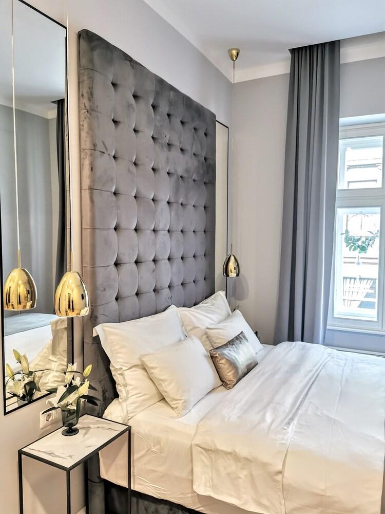 Mint Boutique Studio Apartments II