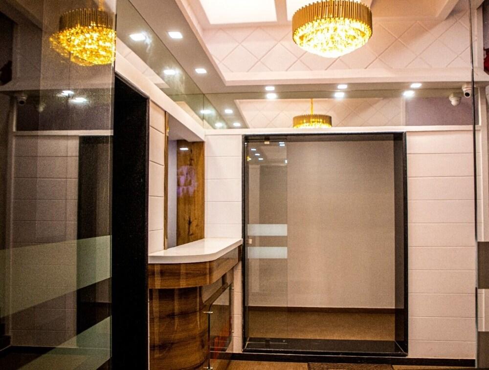 Hotel Baba's Residency