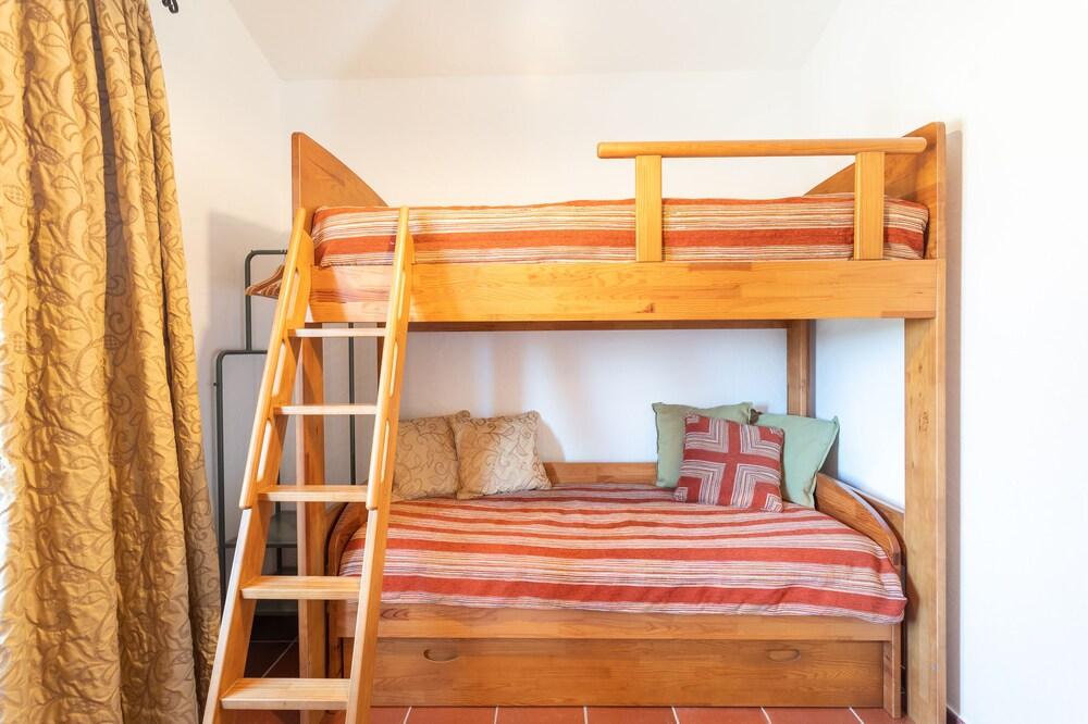 Rosa Estates: The Farmhouse & Stables