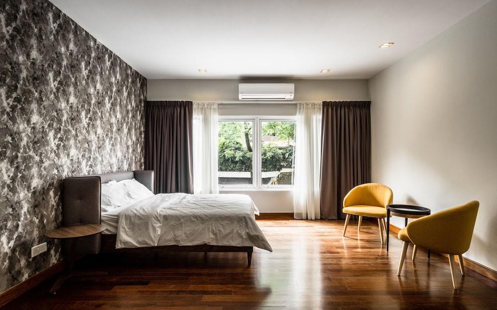 Changkat Duta Luxury Villa