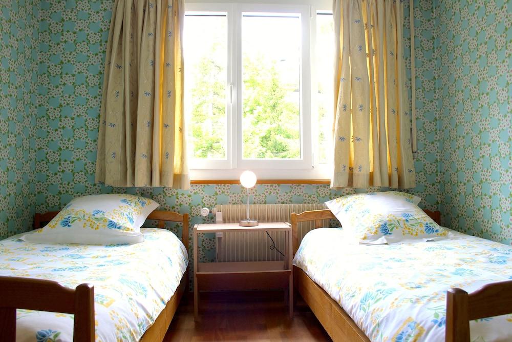 Central & Cozy - Rainbow A