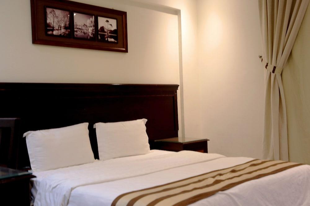 Rokon Al Omor Aprartment