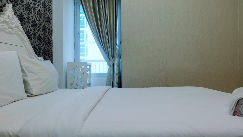 Pool View 2BR Apartment at Capitol Park Residence