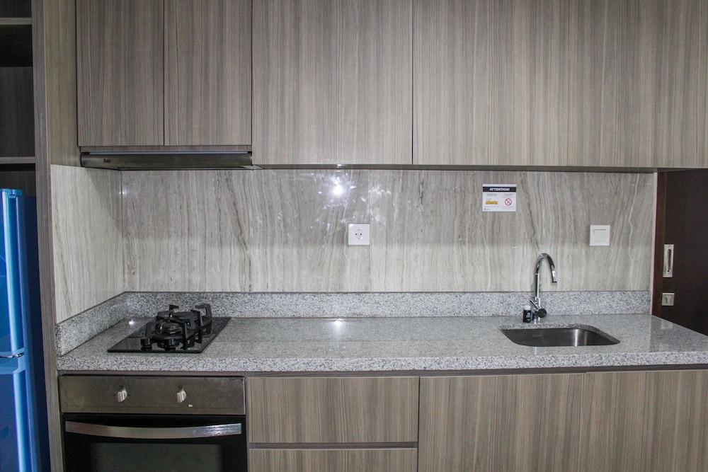 Spacious and Comfortable 1BR at Ciputra World 2 Apartment
