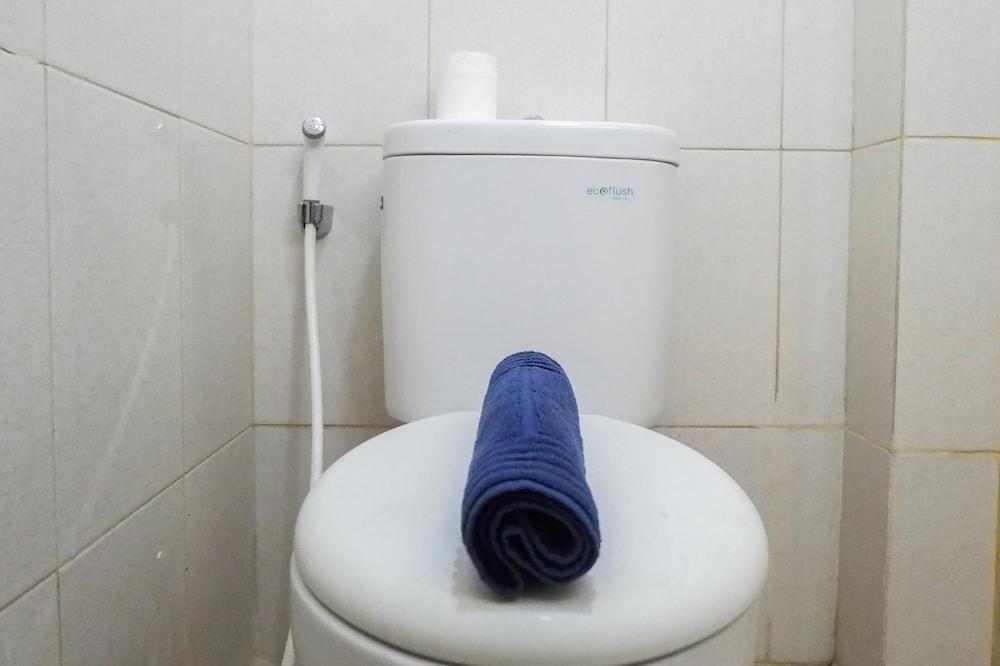 Comfy and Clean Studio Room Apartment at Educity