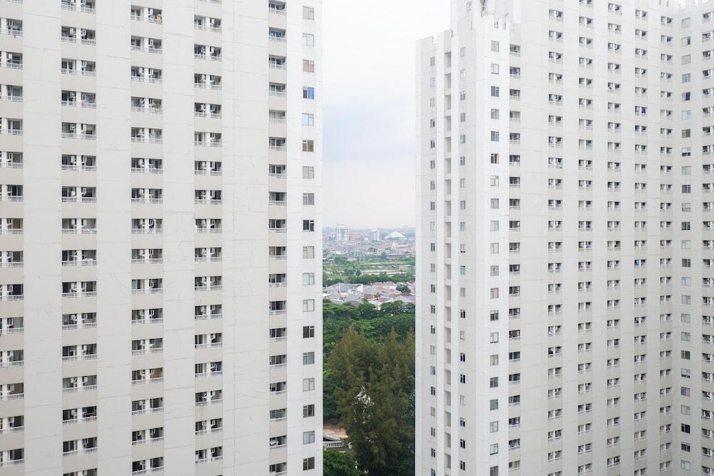 Comfy and Clean Studio Room Apartment at Educity