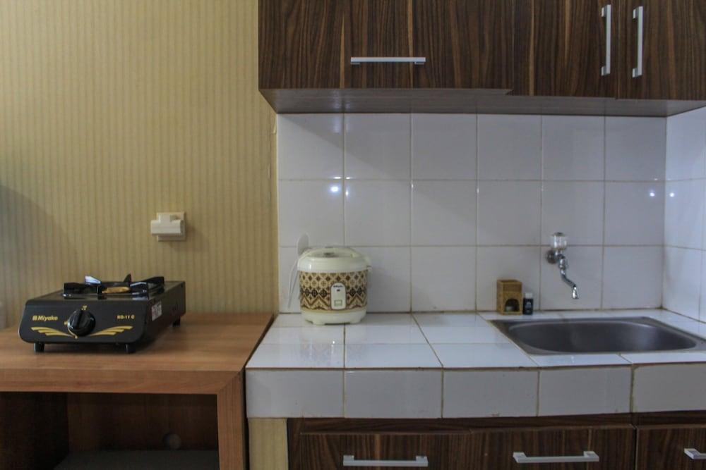 Affordable Price Studio at Sky View Apartment