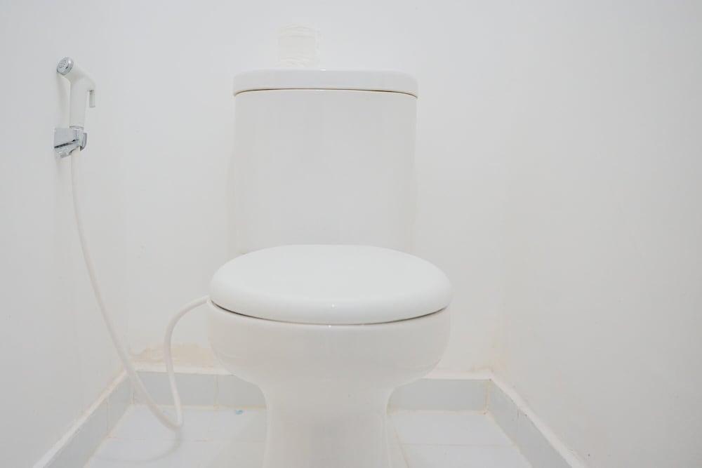 Cozy and Simple Studio Apartment at Aeropolis Residence