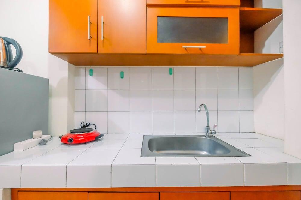 Comfy Studio Apartment at Margonda Residence 2