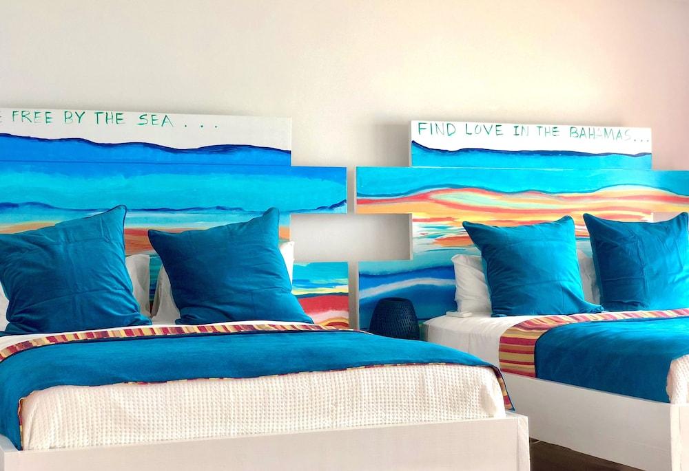 Caprice 7 Ocean Front Villa private Pool