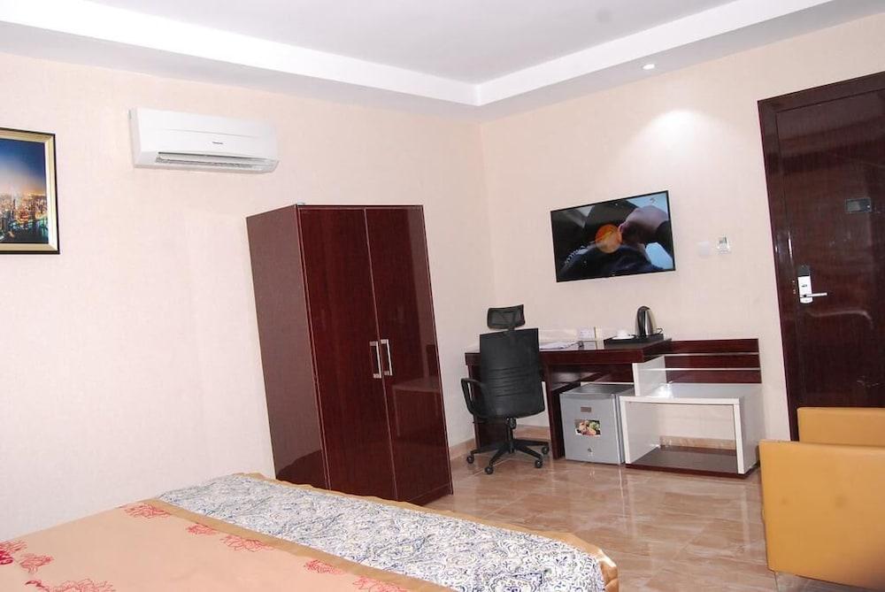 Exclusive Serene Hotel