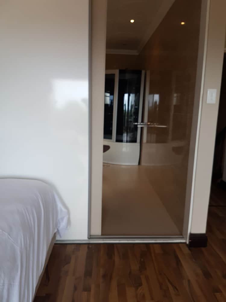 Fairview Bed And Breakfast - Double Bedroom 4