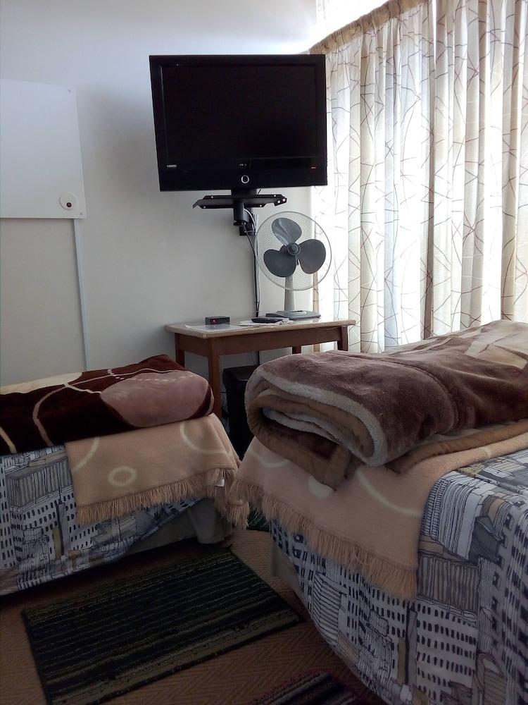 Casa Villa Guest House Carletonville